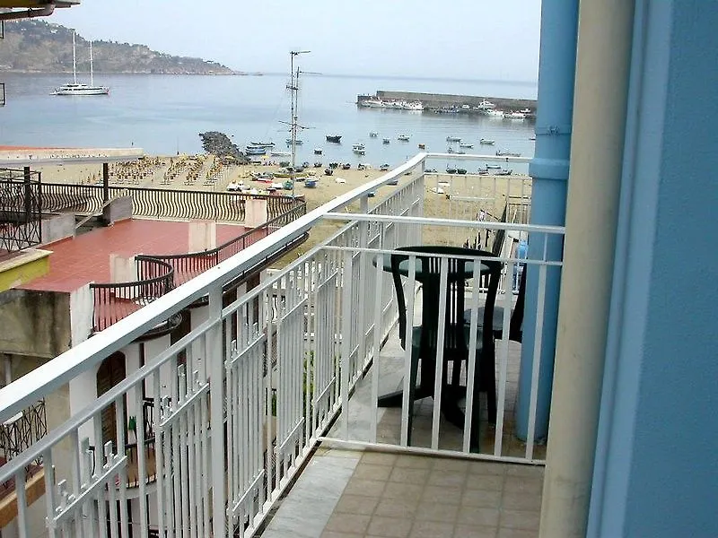 Hotel Villa Nefele Giardini Naxos 3*,  Itálie