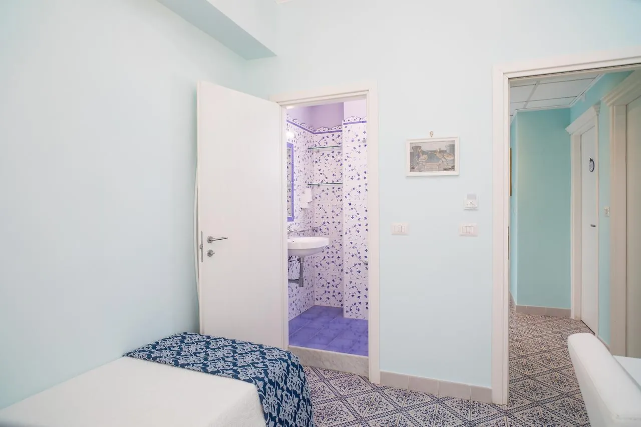 Hotel Villa Nefele Giardini Naxos 3*,